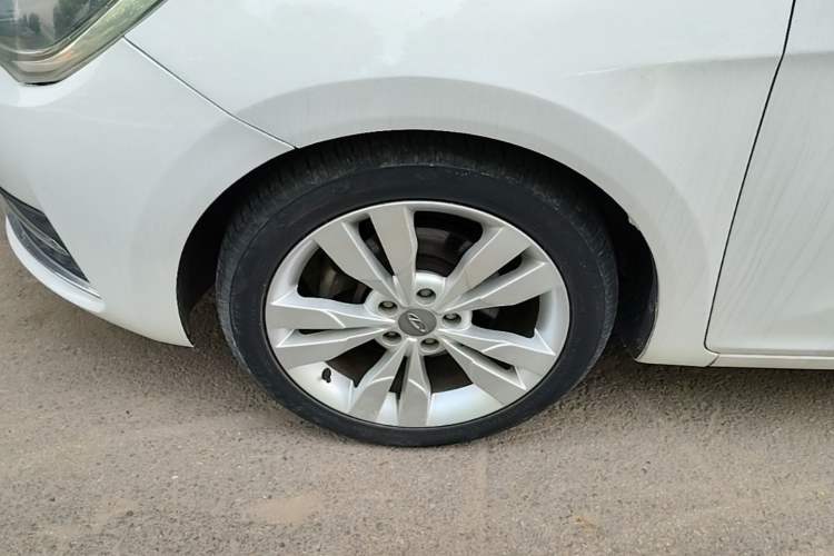 Used Chery Arrizo 5 2016 1.5L CVT Trendsetting Edition Left Front Wheel Hub
