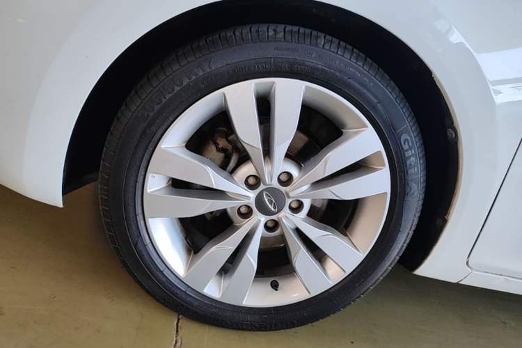 Used Chery Arrizo 5 2016 1.5L CVT Trendsetting Edition Left Front Wheel Hub