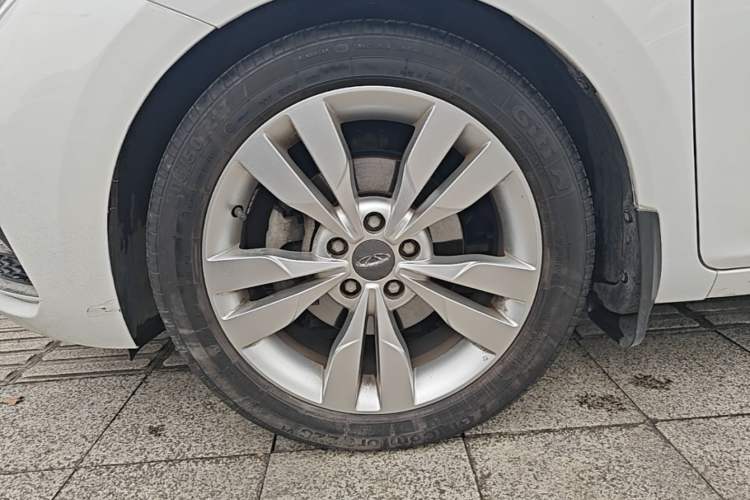 Used Chery Arrizo 5 2016 1.5L CVT Lingrui Edition Left Front Wheel Hub