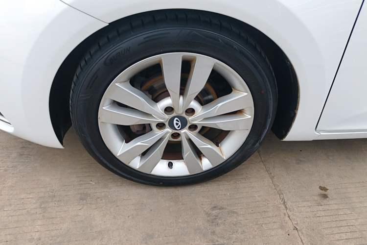 Used Chery Arrizo 5 2016 1.5L CVT Lingrui Edition Left Front Wheel Hub