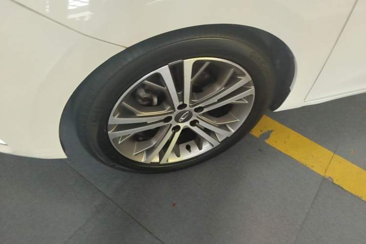 Used Chery Arrizo 5 2016 1.5L CVT Luxury Edition Left Front Wheel Hub