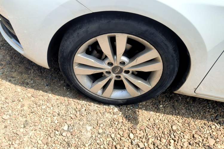 Used Chery Arrizo 5 2016 1.5L CVT Lingrui Edition Left Front Wheel Hub