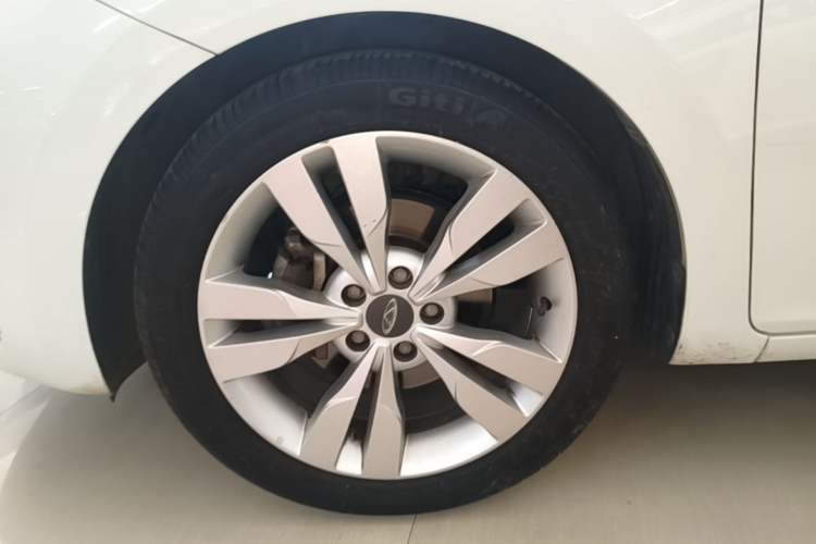 Used Chery Arrizo 5 2016 1.5L CVT Trendsetting Edition Left Front Wheel Hub