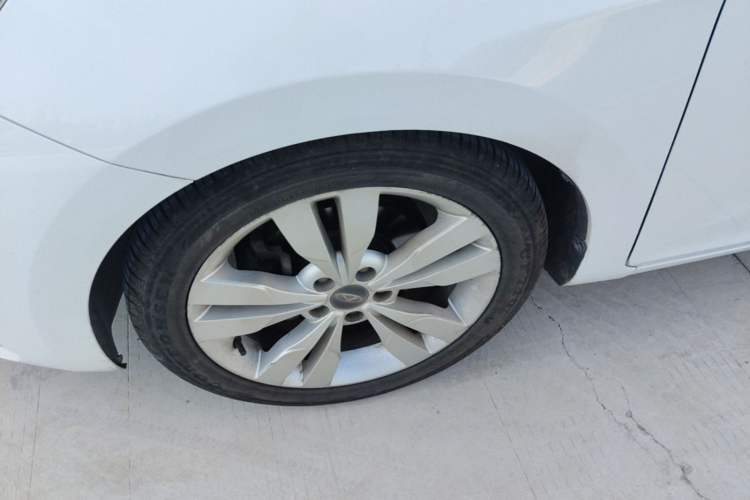 Used Chery Arrizo 5 2016 1.5L CVT Lingrui Edition Left Front Wheel Hub