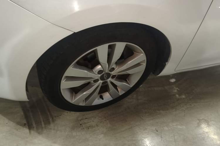 Used Chery Arrizo 5 2016 1.5L CVT Lingrui Edition Left Front Wheel Hub