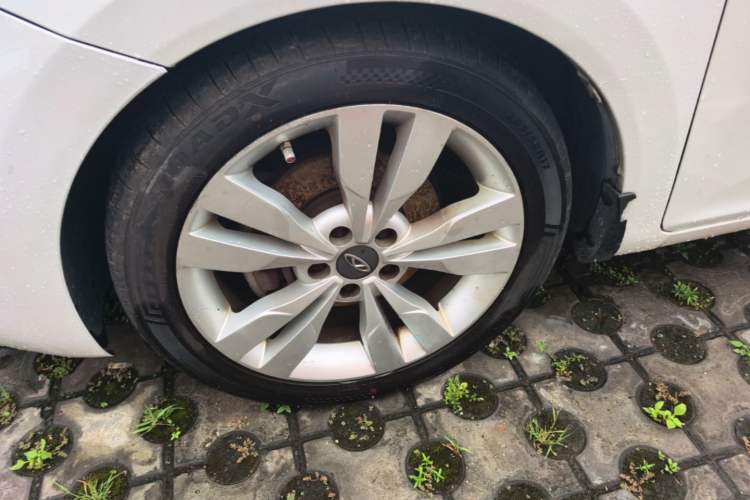 Used Chery Arrizo 5 2016 1.5L CVT Trendsetting Edition Left Front Wheel Hub