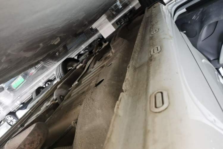 Used Chery Arrizo 5 2016 1.5L Manual Lingrui Edition Left Side Sill