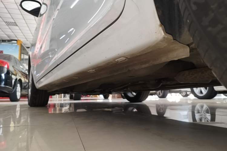 Used Chery Arrizo 5 2016 1.5L CVT Trendsetting Edition Left Side Sill