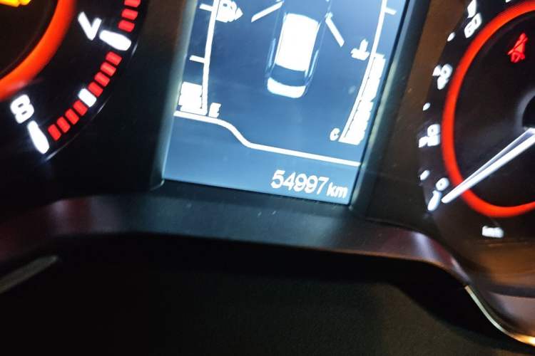 Used Chery Arrizo 5 2016 1.5L Manual Lingchao Edition Odometer Close Up