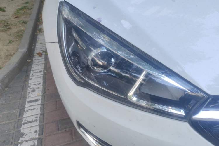 Used Chery Arrizo 5 2016 1.5L CVT Trendsetting Edition Right Front Headlight