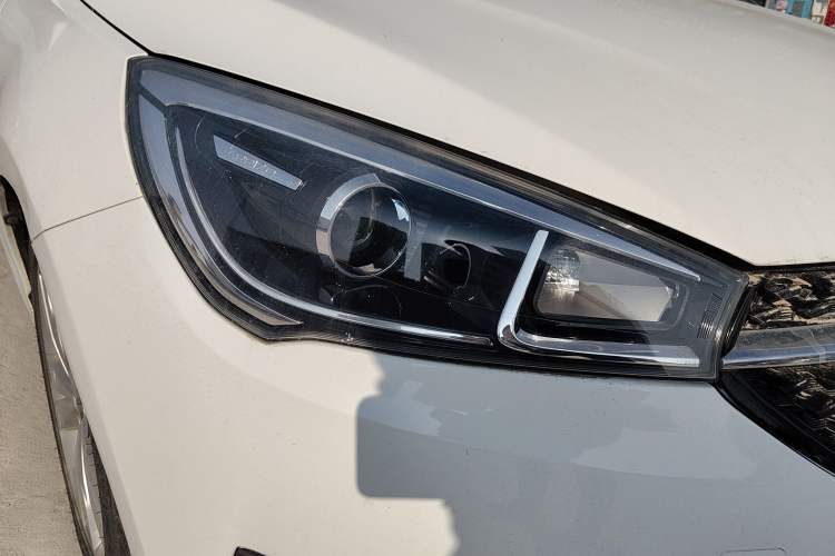 Used Chery Arrizo 5 2016 1.5L CVT Trendsetting Edition Right Front Headlight
