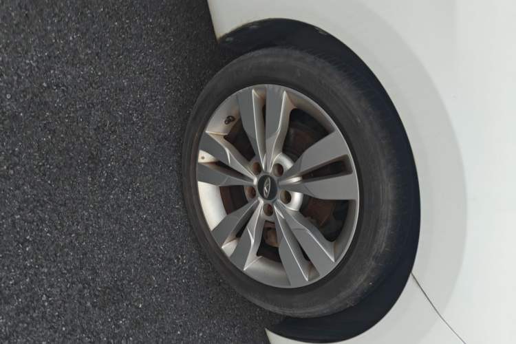 Used Chery Arrizo 5 2016 1.5L Manual Lingchao Edition Right Front Wheel Hub