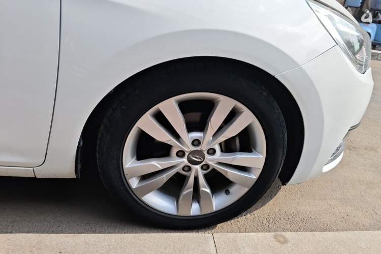 Used Chery Arrizo 5 2016 1.5L CVT Trendsetting Edition Right Front Wheel Hub