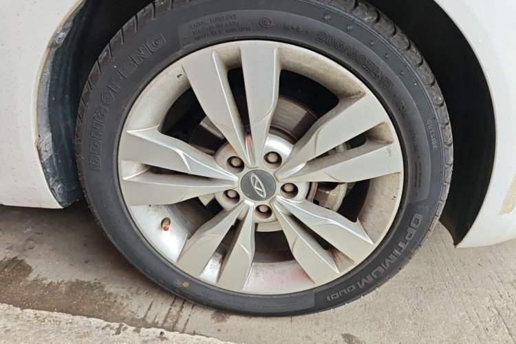 Used Chery Arrizo 5 2016 1.5L CVT Trendsetting Edition Right Front Wheel Hub
