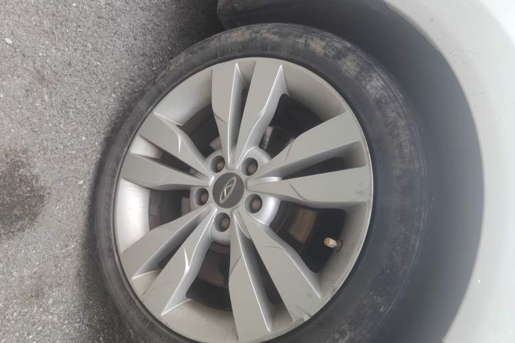 Used Chery Arrizo 5 2016 1.5L Manual Lingchao Edition Right Front Wheel Hub