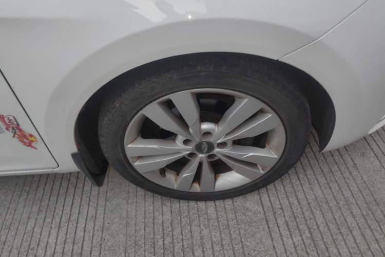 Used Chery Arrizo 5 2016 1.5L CVT Trendsetting Edition Right Front Wheel Hub