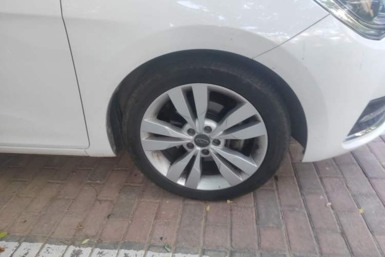 Used Chery Arrizo 5 2016 1.5L CVT Trendsetting Edition Right Front Wheel Hub