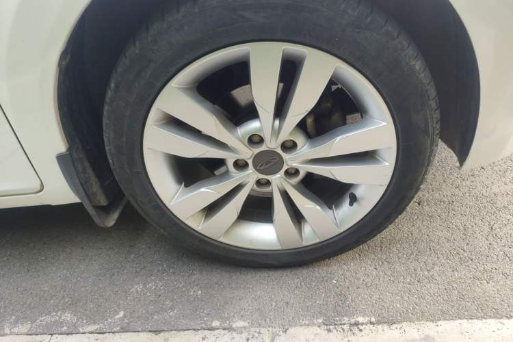 Used Chery Arrizo 5 2016 1.5L CVT Trendsetting Edition Right Front Wheel Hub