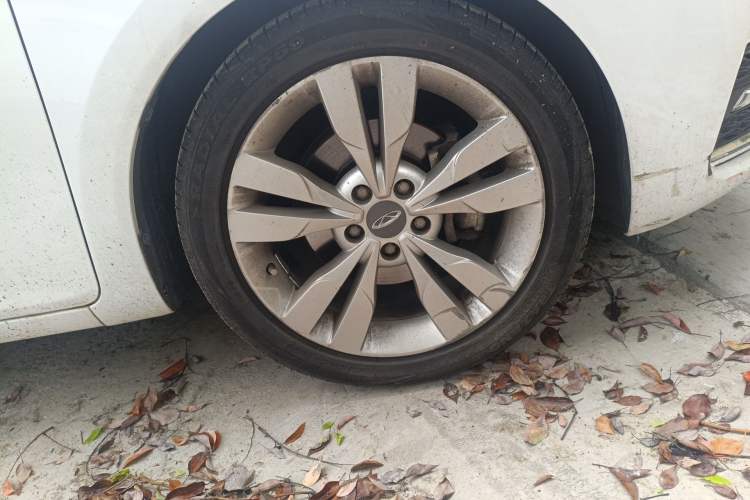 Used Chery Arrizo 5 2016 1.5L CVT Trendsetting Edition Right Front Wheel Hub