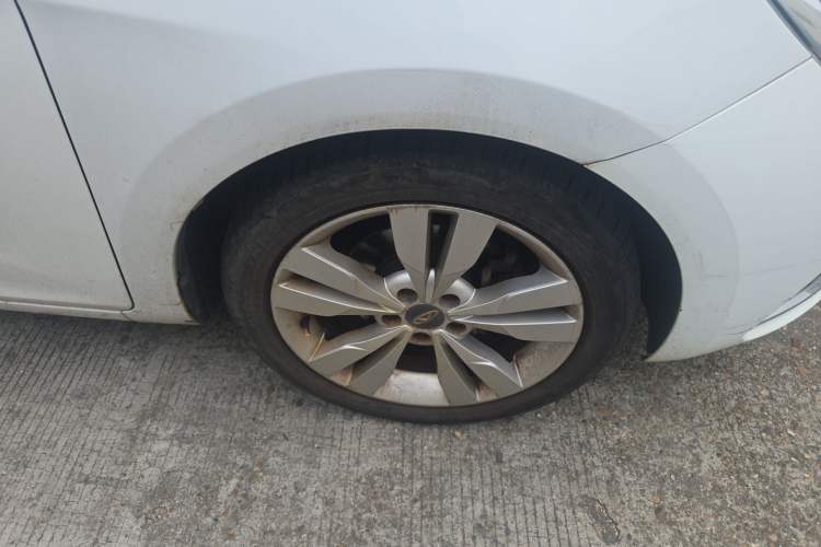 Used Chery Arrizo 5 2016 1.5L CVT Trendsetting Edition Right Front Wheel Hub
