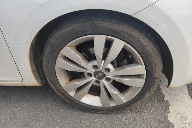 Used Chery Arrizo 5 2016 1.5L CVT Lingrui Edition Right Front Wheel Hub