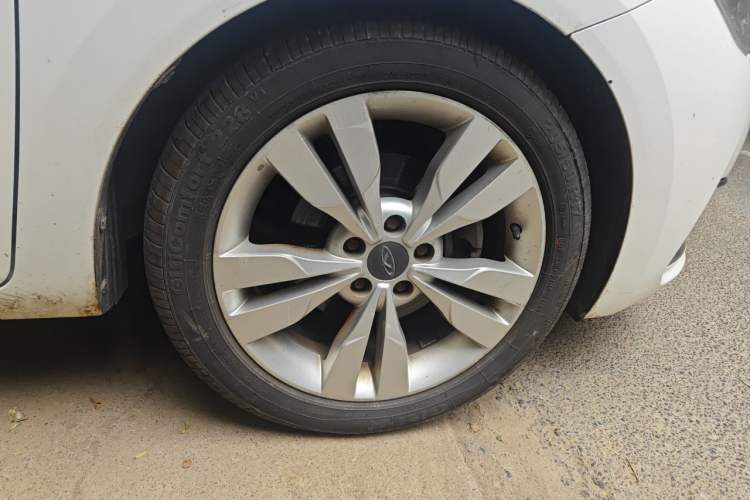 Used Chery Arrizo 5 2016 1.5L CVT Trendsetting Edition Right Front Wheel Hub