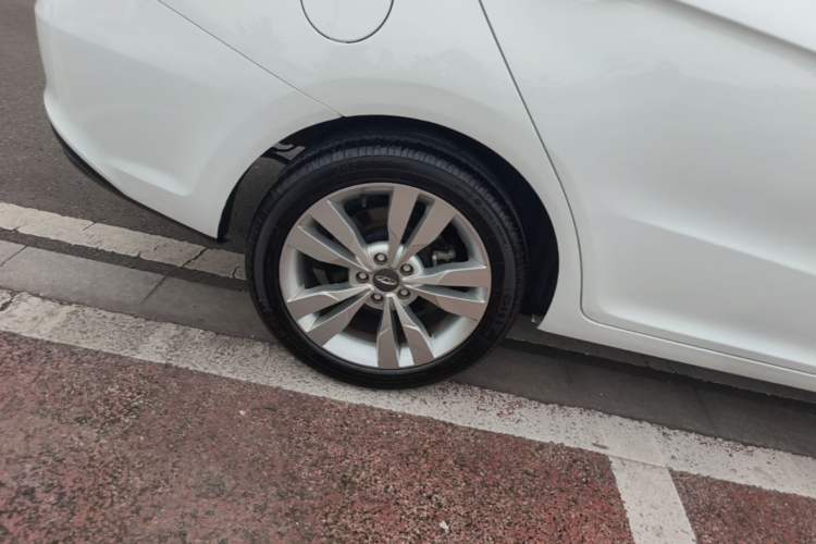 Used Chery Arrizo 5 2016 1.5L CVT Trendsetting Edition Right Rear Wheel Hub