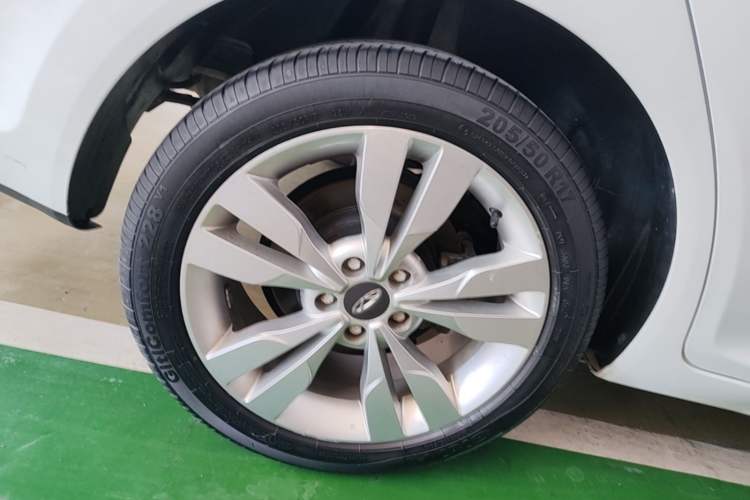 Used Chery Arrizo 5 2016 1.5L CVT Trendsetting Edition Right Rear Wheel Hub