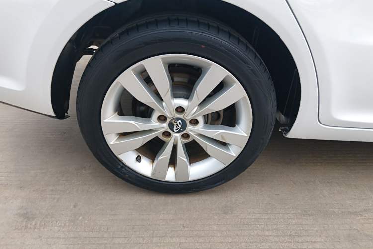 Used Chery Arrizo 5 2016 1.5L CVT Lingrui Edition Right Rear Wheel Hub