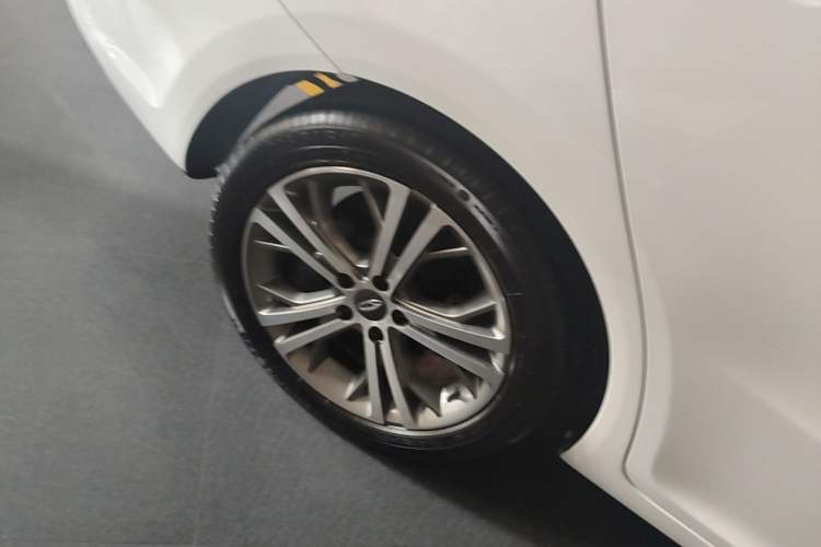 Used Chery Arrizo 5 2016 1.5L CVT Luxury Edition Right Rear Wheel Hub