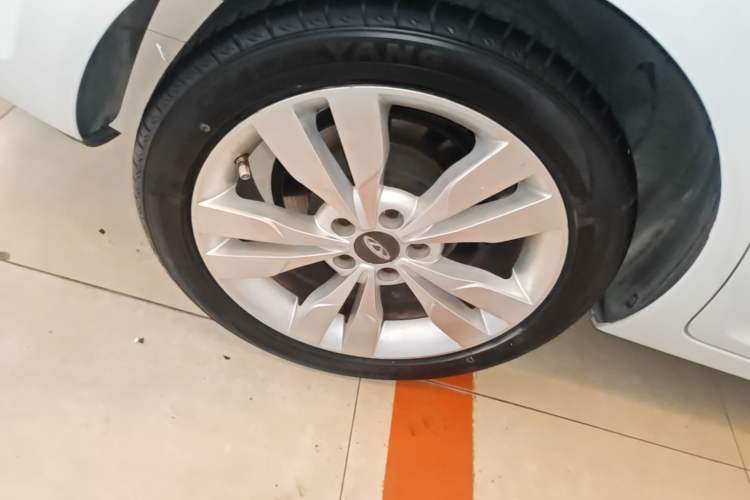 Used Chery Arrizo 5 2016 1.5L CVT Trendsetting Edition Right Rear Wheel Hub