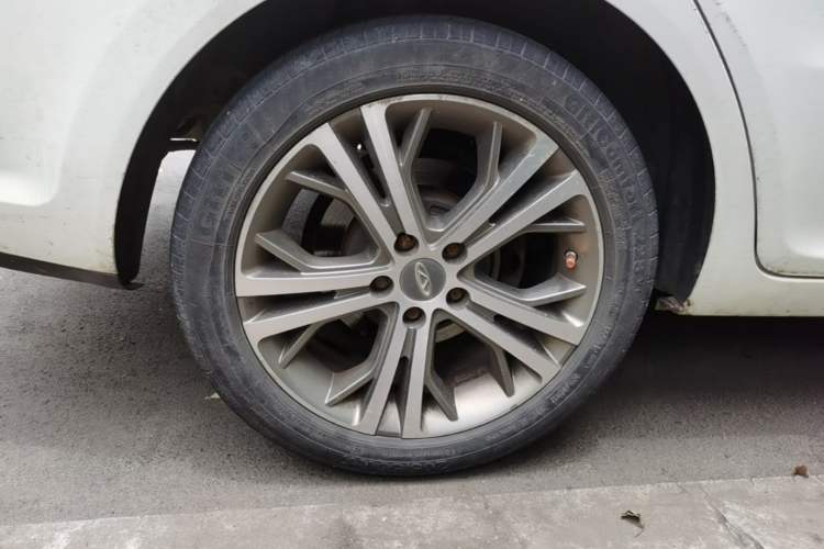 Used Chery Arrizo 5 2016 1.5L Manual Leading Version Right Rear Wheel Hub