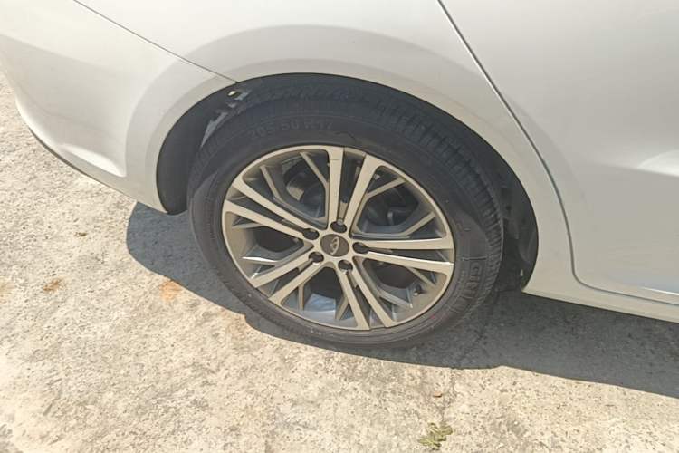 Used Chery Arrizo 5 2016 1.5L CVT Luxury Edition Right Rear Wheel Hub