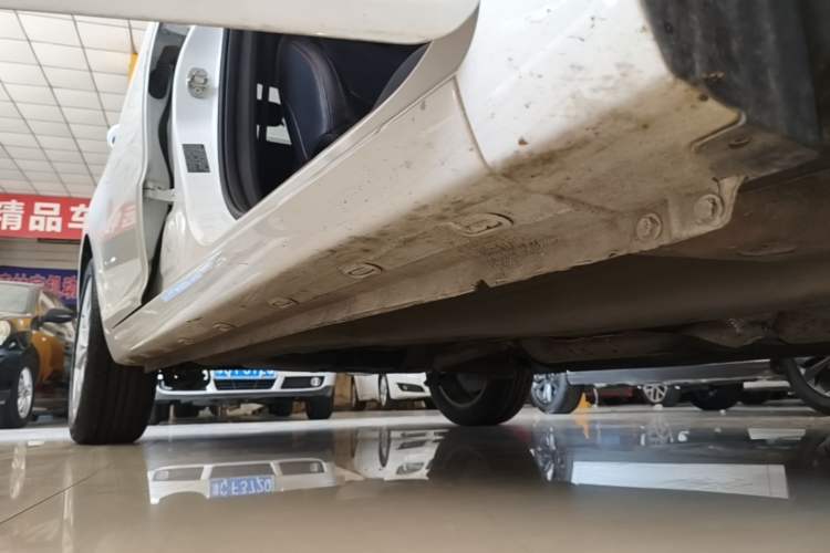 Used Chery Arrizo 5 2016 1.5L CVT Trendsetting Edition Right Side Sill