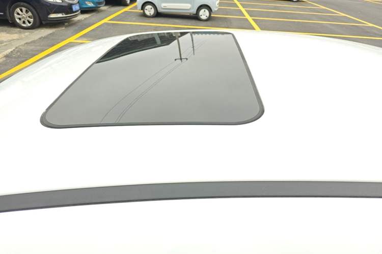 Used Chery Arrizo 5 2016 1.5L Manual Lingrui Edition Roof
