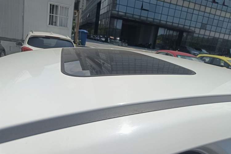 Used Chery Arrizo 5 2016 1.5L CVT Luxury Edition Roof