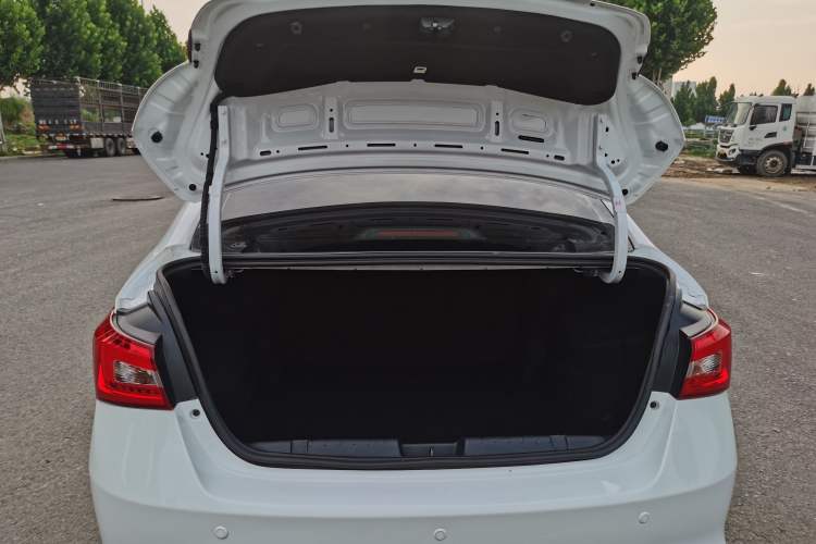 Used Chery Arrizo 5 2016 1.5L CVT Trendsetting Edition Trunk