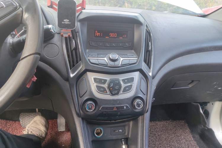 Used Chery Arrizo 5 2016 1.5L CVT Trendsetting Edition Audio And AC Panel