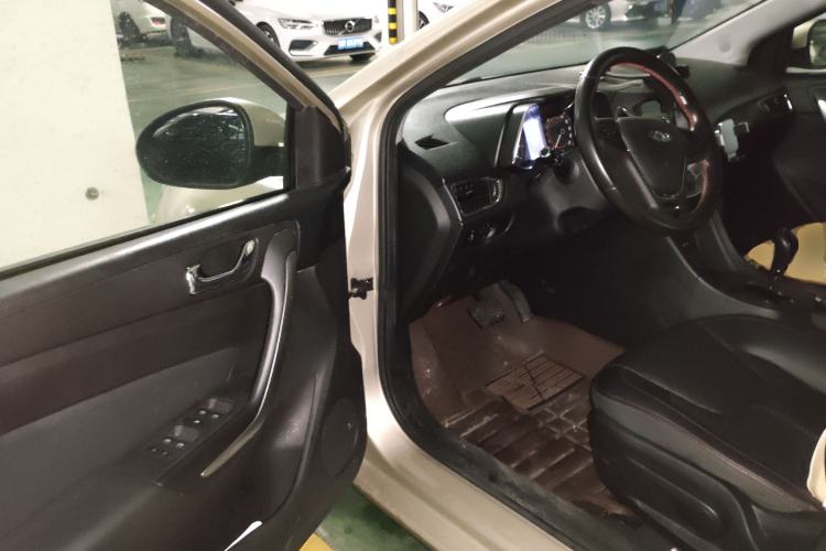 Used Chery Arrizo 5 2016 1.5L CVT Trendsetting Edition Driver Seat