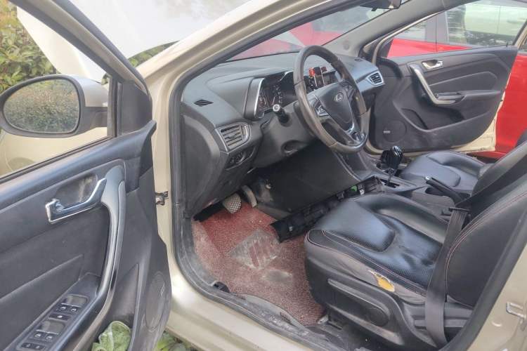 Used Chery Arrizo 5 2016 1.5L CVT Trendsetting Edition Driver Seat