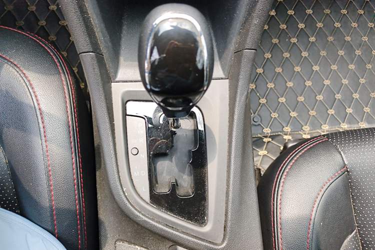 Used Chery Arrizo 5 2016 1.5L CVT Trendsetting Edition Gear Lever