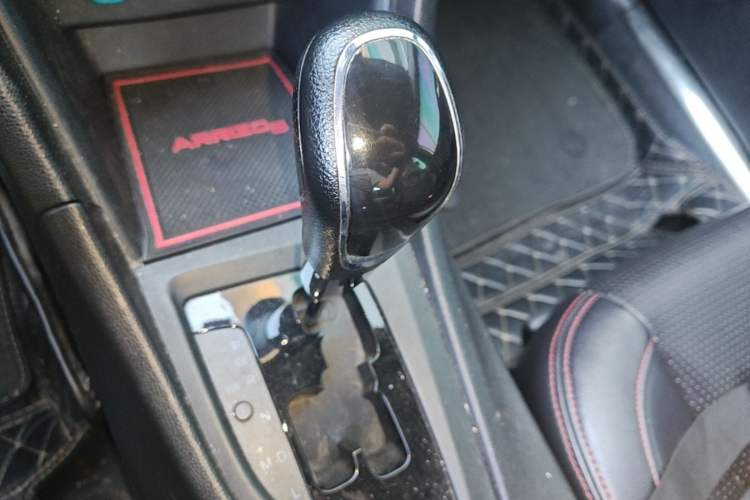 Used Chery Arrizo 5 2016 1.5L CVT Trendsetting Edition Gear Lever
