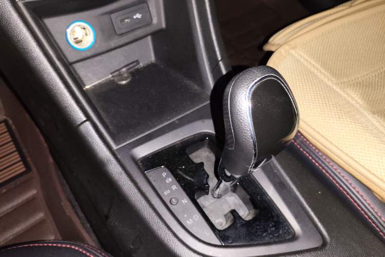 Used Chery Arrizo 5 2016 1.5L CVT Trendsetting Edition Gear Lever