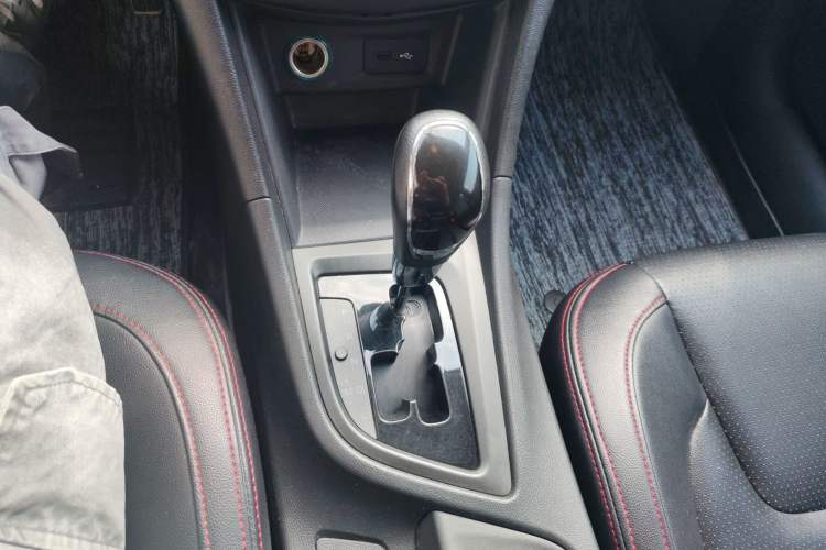 Used Chery Arrizo 5 2016 1.5L CVT Trendsetting Edition Gear Lever