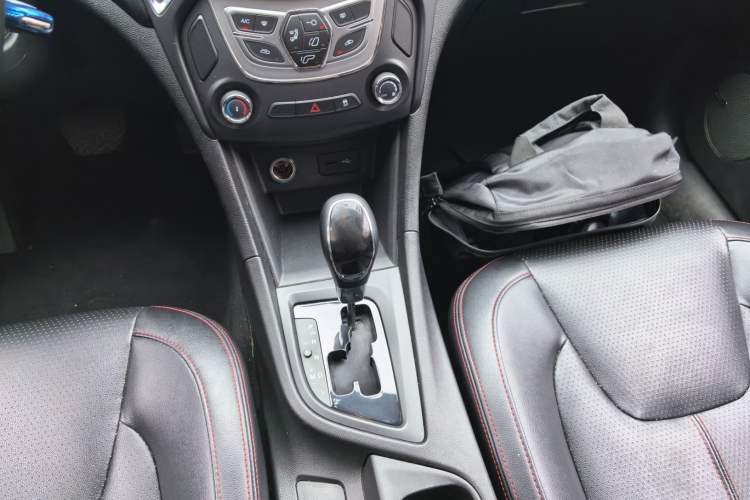 Used Chery Arrizo 5 2016 1.5L CVT Lingrui Edition Gear Lever