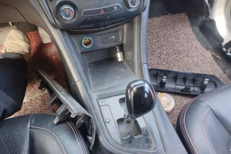 Used Chery Arrizo 5 2016 1.5L CVT Trendsetting Edition Gear Lever