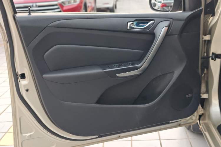 Used Chery Arrizo 5 2016 1.5L CVT Lingrui Edition Interior 10