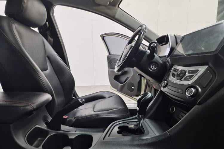 Used Chery Arrizo 5 2016 1.5L CVT Lingrui Edition Interior 10