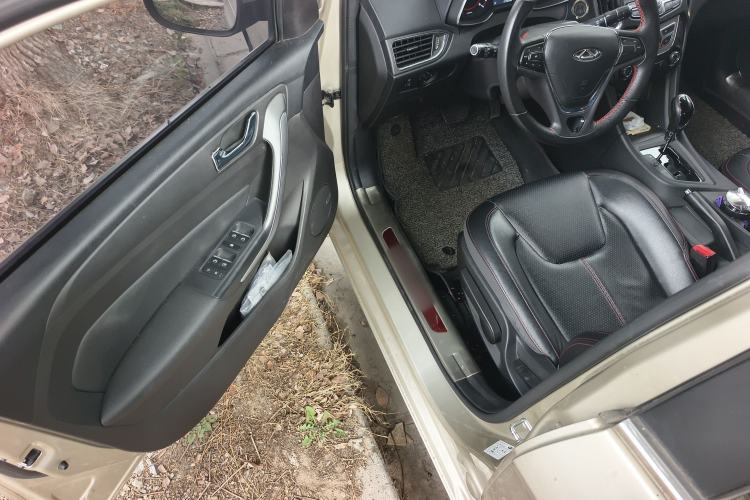 Used Chery Arrizo 5 2016 1.5L CVT Trendsetting Edition Interior 3
