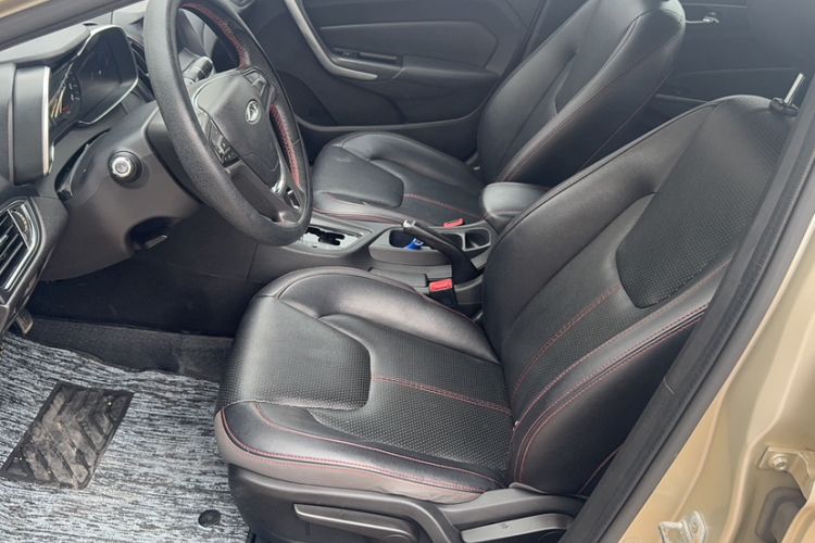 Used Chery Arrizo 5 2016 1.5L CVT Trendsetting Edition Interior 5
